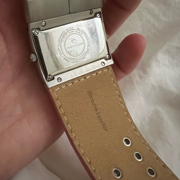 Rip curl pink bangle watch excellent condition - Picture 2 of 2